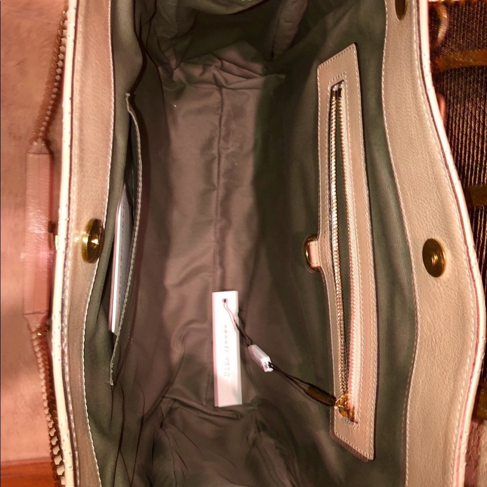 Marc Jacobs Handbag - Picture 6 of 8